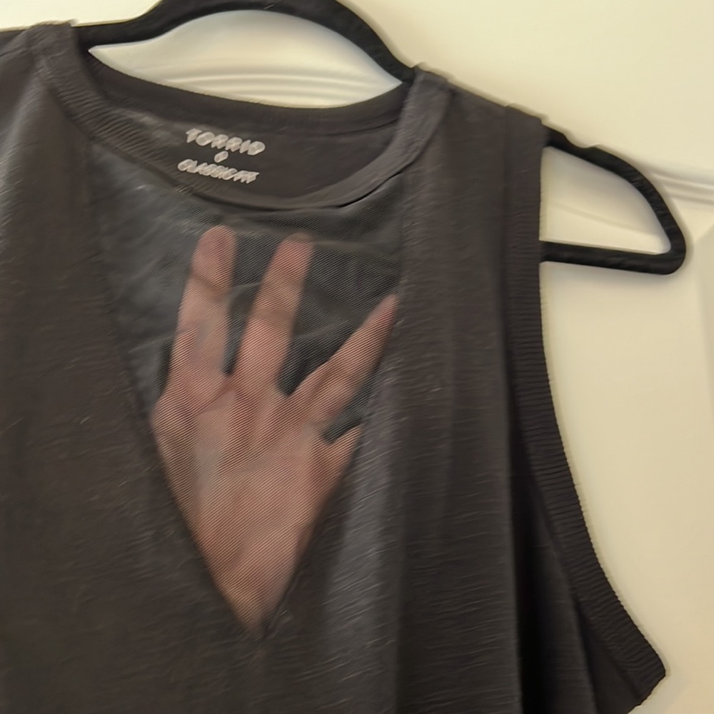 Black torrid tank with see through V size 0